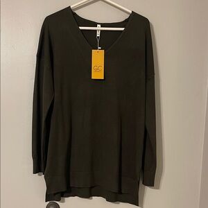 Grecerelle Women's V-Neck Sweater - Army Green Size XL